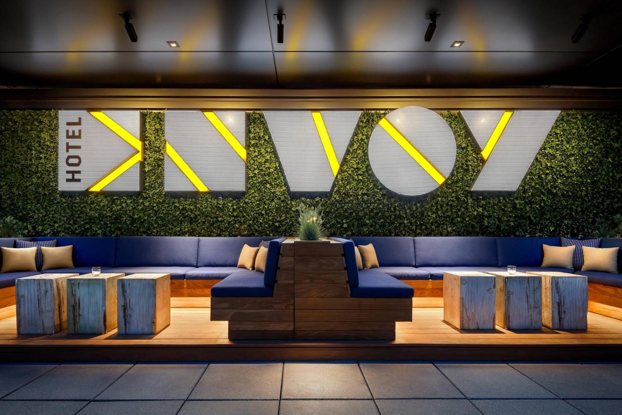 The Envoy Hotel, Autograph Collection Boston Exterior photo